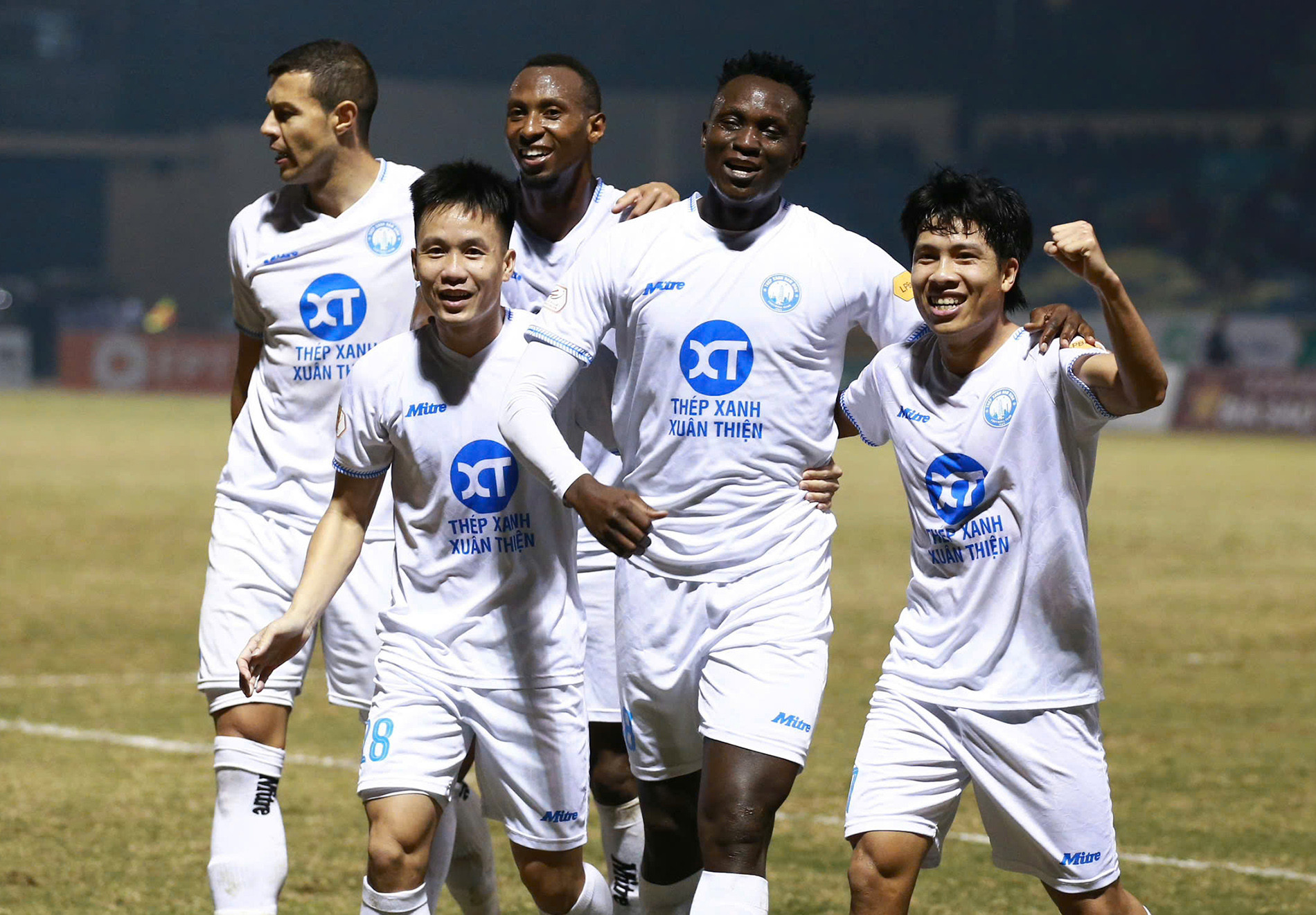 Nhiều đội bóng V-League hội quân sớm ngay mùng 2 Tết