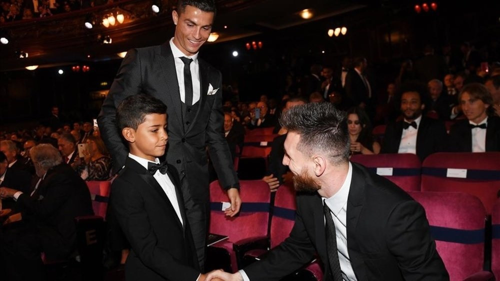Ronaldo tiết lộ con trai chê bố không giỏi bằng Mbappe!