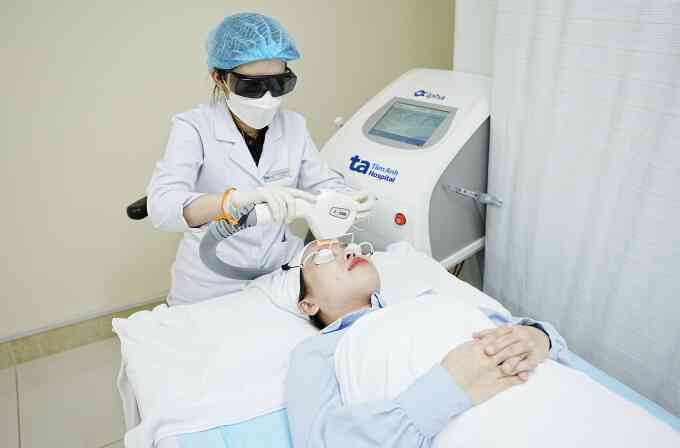 Tại sao nổi mụn cứng dưới da?