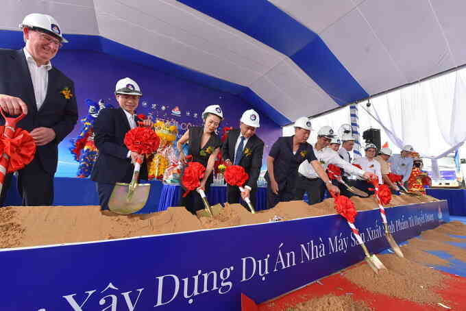 Việt Nam sắp tự lực sản xuất sinh phẩm từ huyết tương