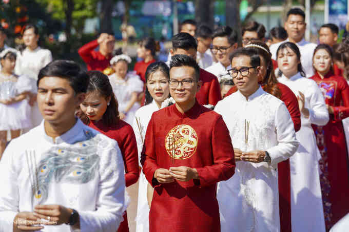 Nam giới kết hôn lần đầu muộn hơn nữ 4 tuổi