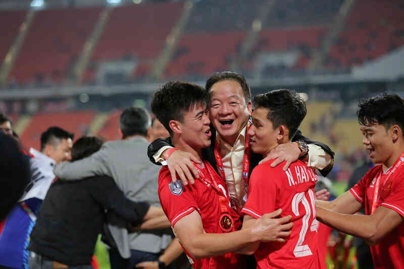 Chiếc cup ASEAN Cup 2024 và bóng dáng đậm nét của một ‘ông bầu’
