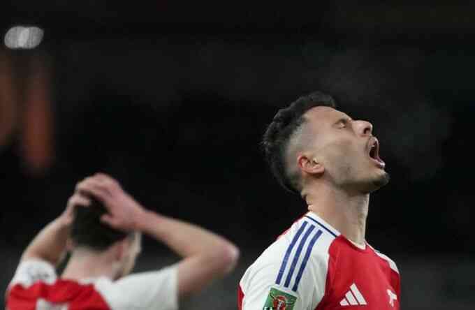 Hàng loạt cựu danh thủ chê Arsenal