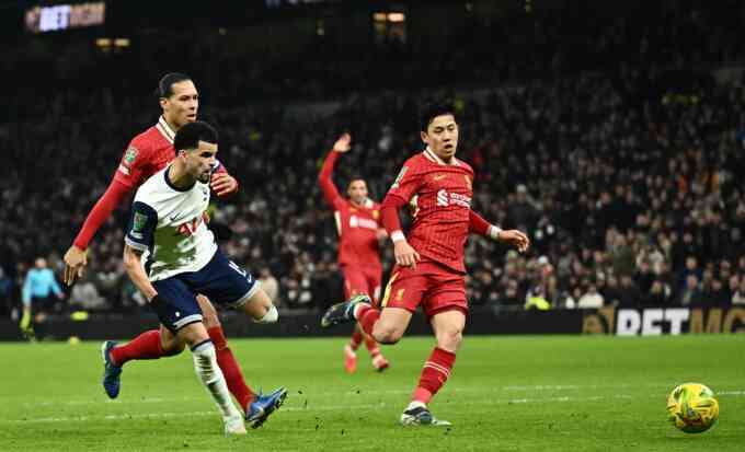Cột mốc lịch sử của VAR trong trận Liverpool - Tottenham