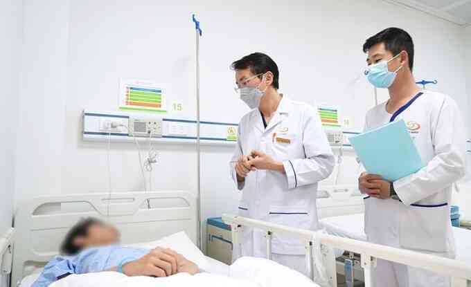 Mất tinh hoàn do tự uống kháng sinh trị đau