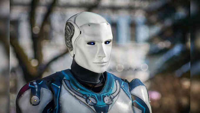 Trung Quốc sử dụng robot chăm sóc người cao tuổi
