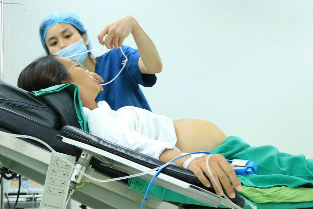 Bác sĩ kể về ca mổ đặc biệt cho sản phụ ung thư giai đoạn muộn quyết giữ con