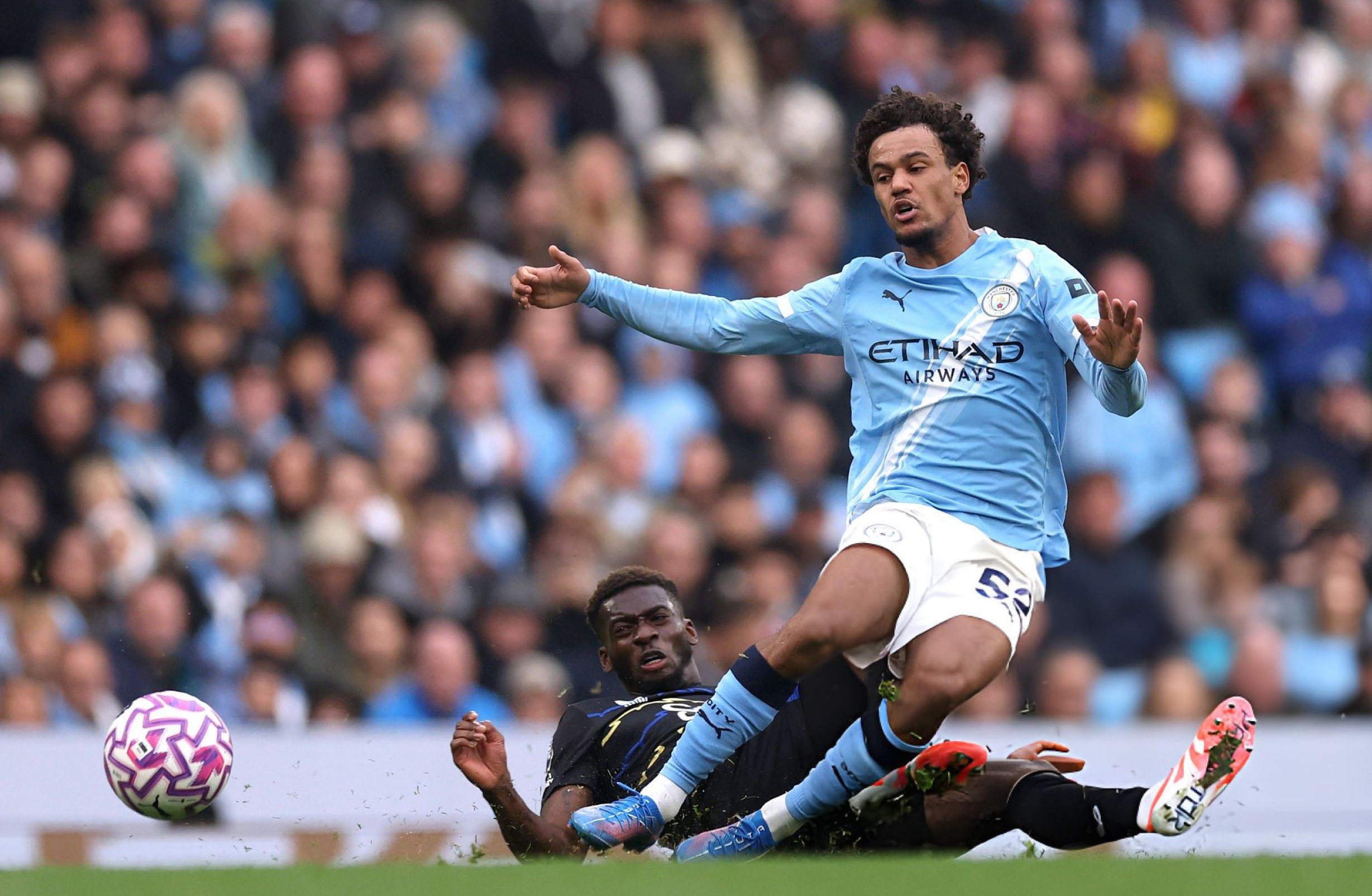 Cú đúp của Haaland nhấn chìm Everton, Man City trở lại ngôi đầu bảng