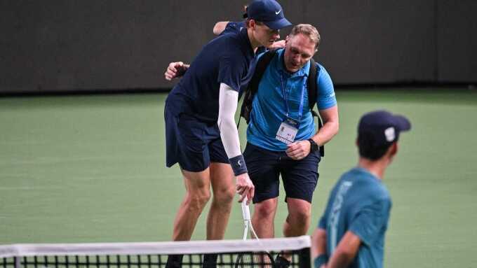 Sinner bỏ cuộc ở Thượng Hải Masters