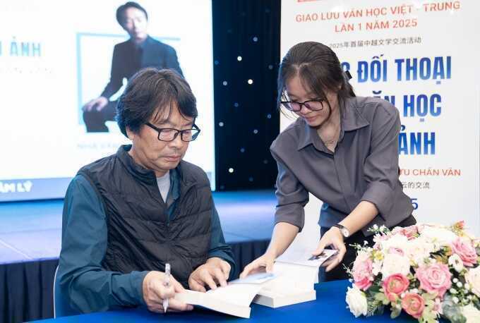 Nhà văn Lưu Chấn Vân: AI chỉ có thể bắt chước tôi