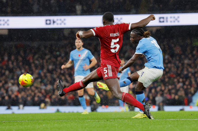 Roy Keane: `Liverpool yếu ớt, dễ bị đánh bại`