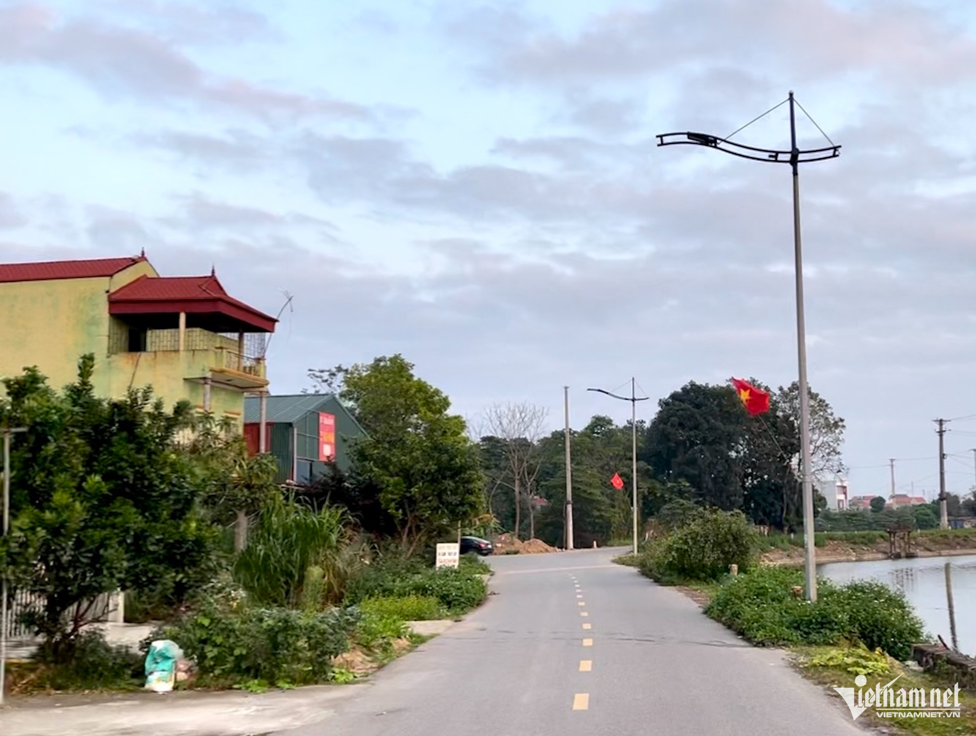 Sáp nhập về Hà Nội, 2.000m2 đất ở chỉ còn 400m2: Dân bối rối khi cấp đổi sổ đỏ