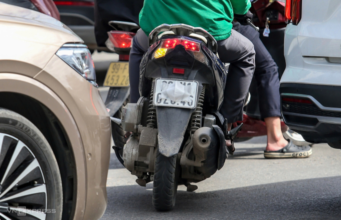 Tài xế che biển số tránh phạt nguội