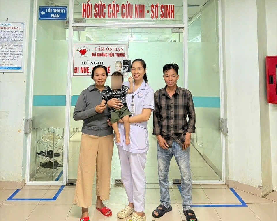 Bé 19 tháng ngừng thở, tím tái được điều dưỡng gần nhà cứu sống ngoạn mục