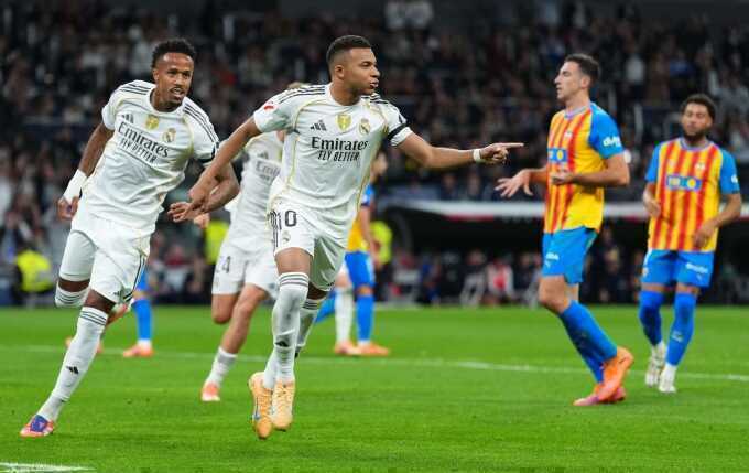 Mbappe giúp Real bỏ xa Barca