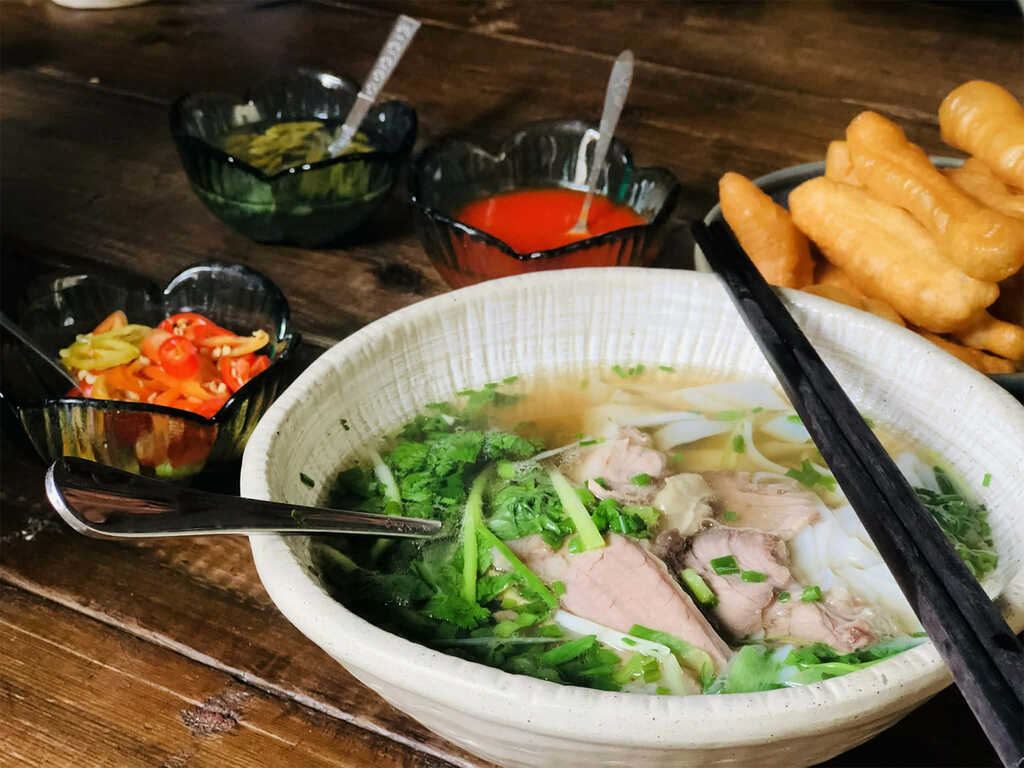 4 không khi ăn sáng