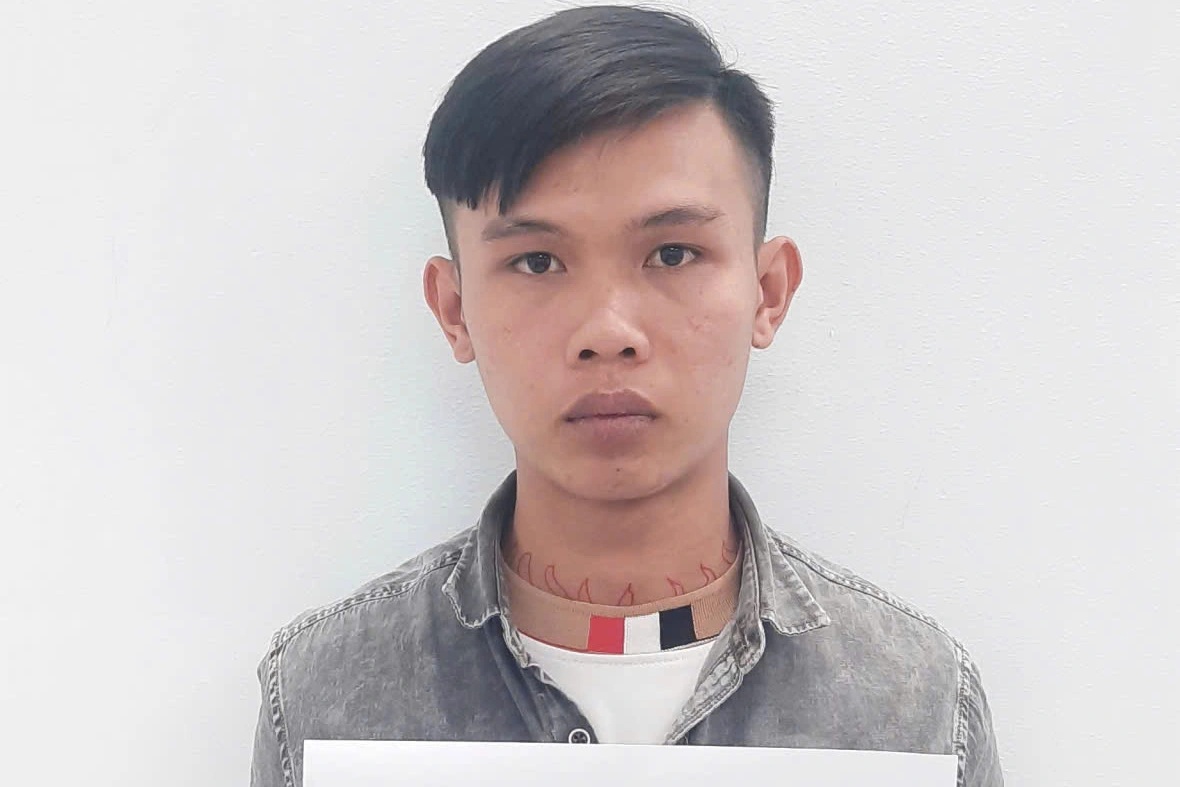 Tạm giữ tài xế lái ô tô tông cảnh sát giao thông ở Tây Ninh