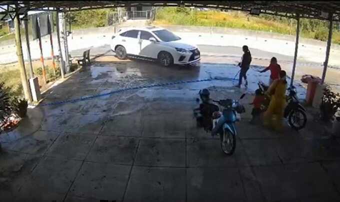 Lao ôtô vào nhóm phụ nữ, một nạn nhân tử vong