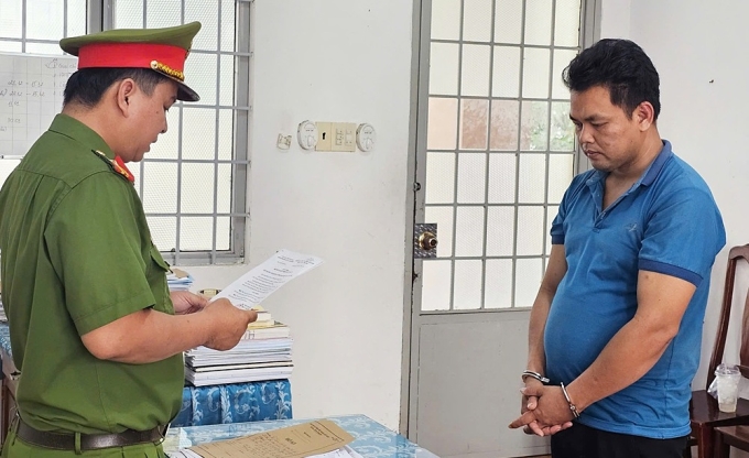 Nhiều lần rủ `bạn gái nhí` 13 tuổi vào nhà nghỉ