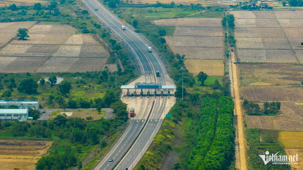Vụ tai nạn làm 4 người tử vong: Toàn tuyến cao tốc không có trạm dừng nghỉ