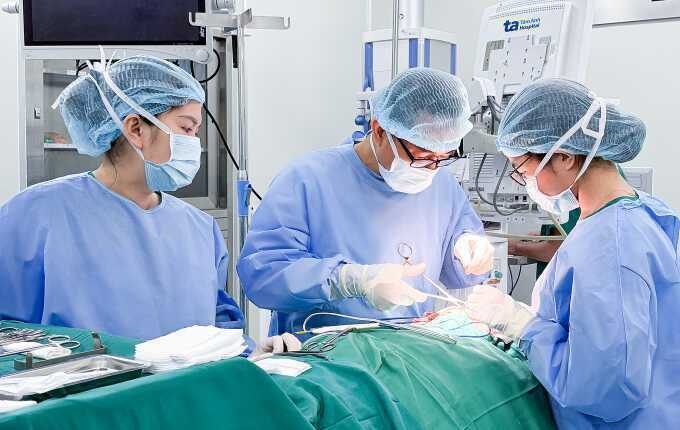 Nốt ruồi bất thường tiến triển ung thư