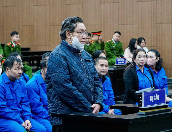 Cựu thẩm phán `thả tim` 4 lần cho tin nhắn xin chạy án