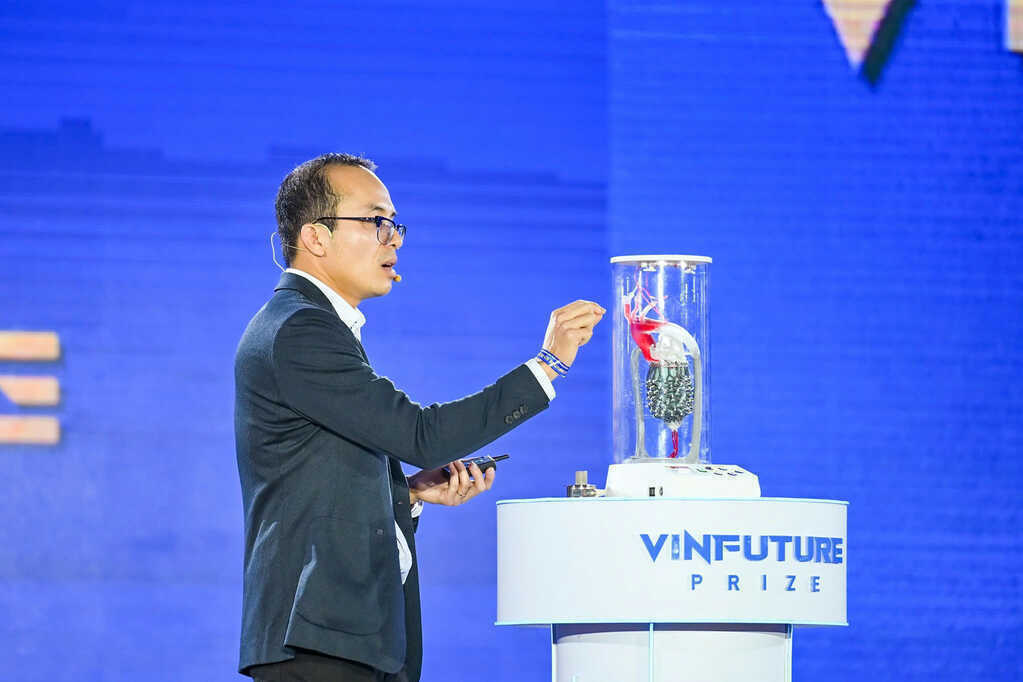 PGS Đỗ Thanh Nhỏ và giấc mơ đưa trái tim nhân tạo giúp bệnh nhân tim mạch