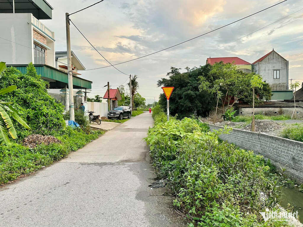 Đất xây nhà có sổ đỏ năm 2000: Làm lại sổ và tách thửa đất ở thế nào?