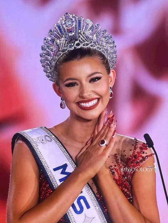 Người đẹp Mỹ đăng quang Miss Cosmo 2025