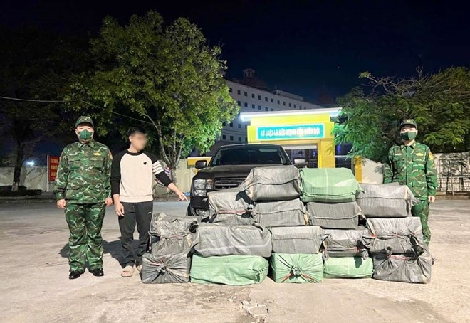 Phát hiện xe bán tải chở 380kg lòng lợn sấy khô không rõ nguồn gốc