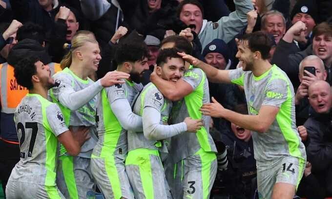 Man City thắng trận thứ tám liên tiếp