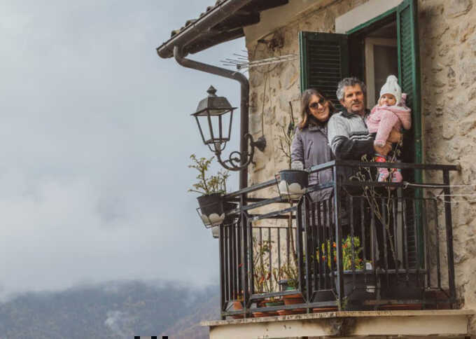 Em bé đầu tiên của ngôi làng trong ba thập kỷ