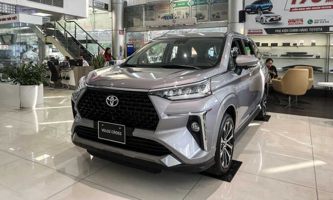 Toyota Veloz giảm giá hơn 70 triệu đồng