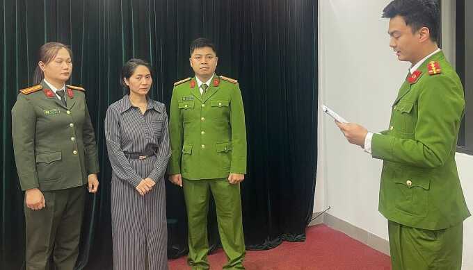 Giám đốc công ty tổ chức chương trình 