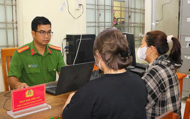 Thiếu nữ miền Tây bỏ nhà vì tin lời 