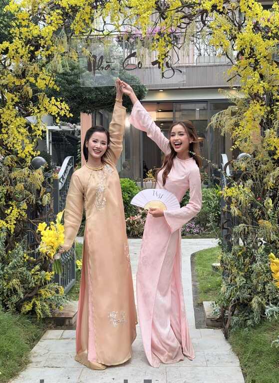 Ngọc Châu và dàn sao dự lễ cưới Hương Ly