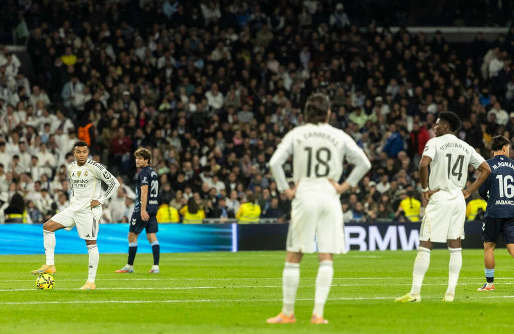 Real Madrid thua thảm Celta Vigo: Ác mộng Bernabeu