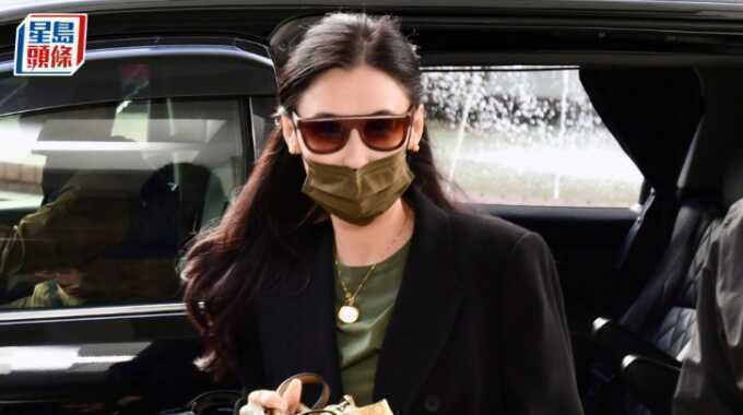 Trương Bá Chi khóc ở tòa