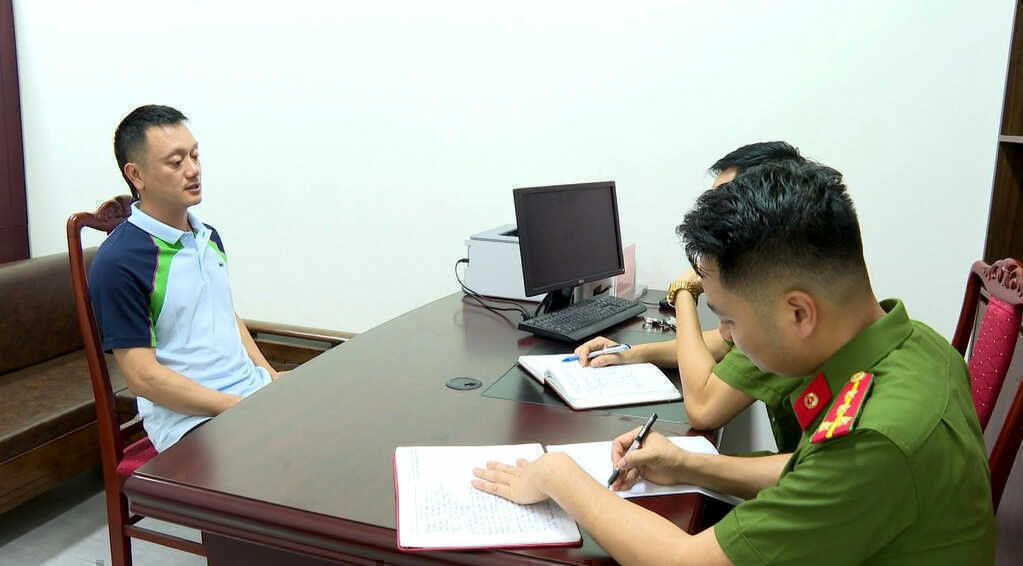 Lộ diện người nhận 350 triệu đồng của trùm giang hồ Vi `ngộ` để chạy án