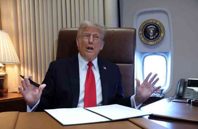 Ông Trump sắp áp thuế 25% với nhôm, thép vào Mỹ