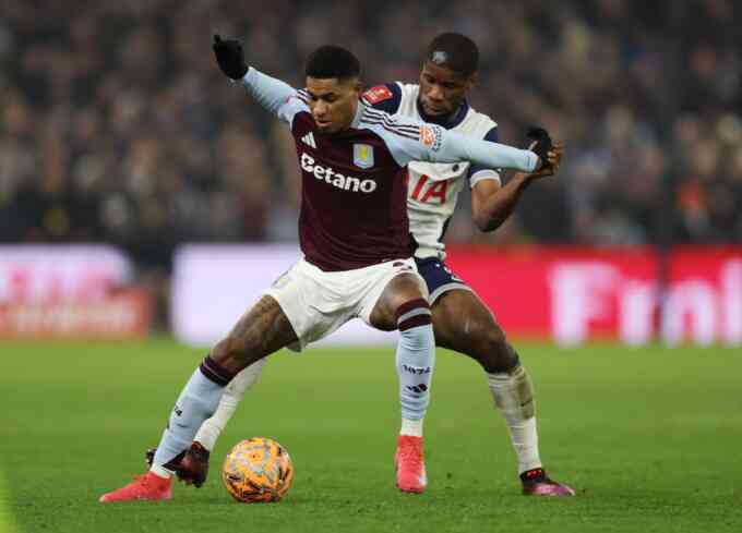 Rashford ra mắt khi Aston Villa loại Tottenham khỏi Cup FA