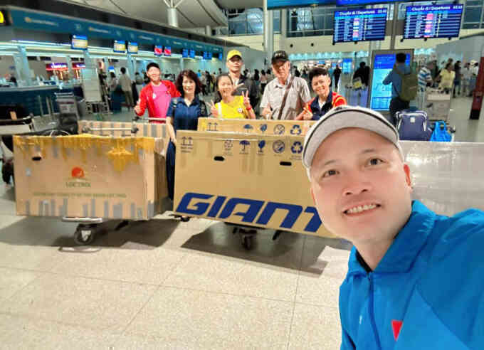 Việt Nam chuyển gấp xe sang Thái Lan cho cua-rơ thi giải châu Á