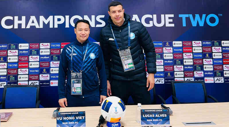HLV Nam Định nhớ Xuân Son, tuyên bố thắng Sanfrecce Hiroshima