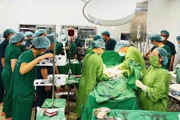 Bật báo động đỏ toàn lực cứu người phụ nữ cơ hội sống gần bằng 0