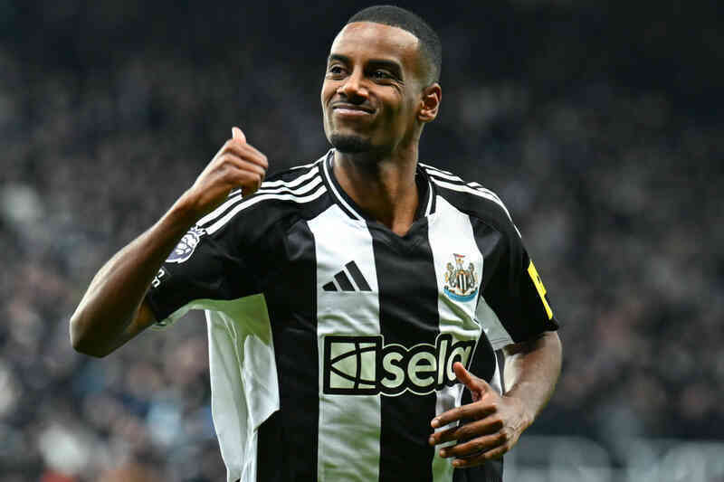 Man City đấu với Newcastle: Isak đáng sợ hơn Haaland