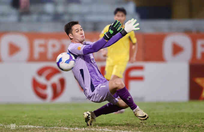 Nguyễn Filip mắc lỗi khiến Công an Hà Nội suýt thua tại V-League