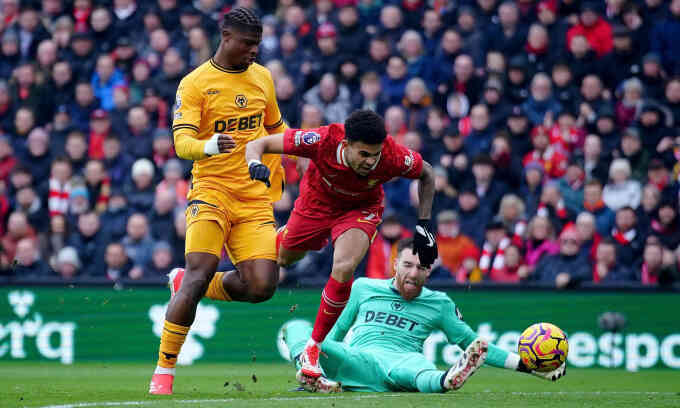 Liverpool tái lập cách biệt 7 điểm với Arsenal