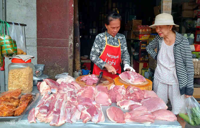 Giá thịt heo tại chợ truyền thống leo thang