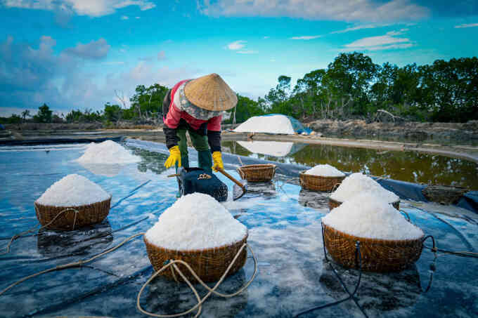 Người dân TP HCM ăn quá mặn