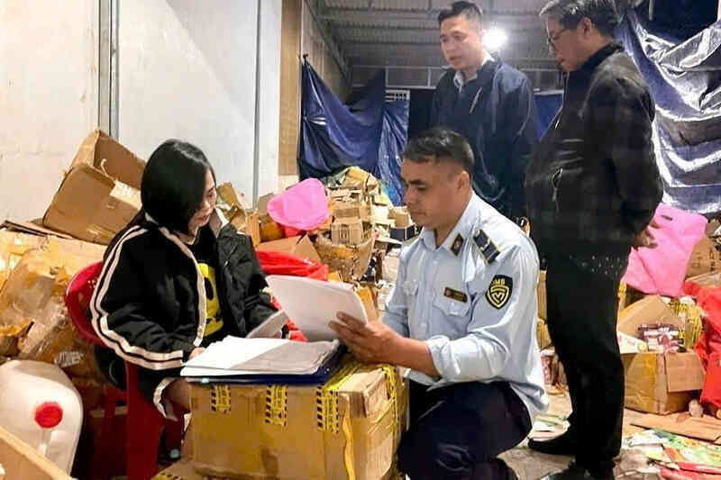 Phát hiện cơ sở kinh doanh `chui` hơn 6 tấn mỹ phẩm không rõ nguồn gốc
